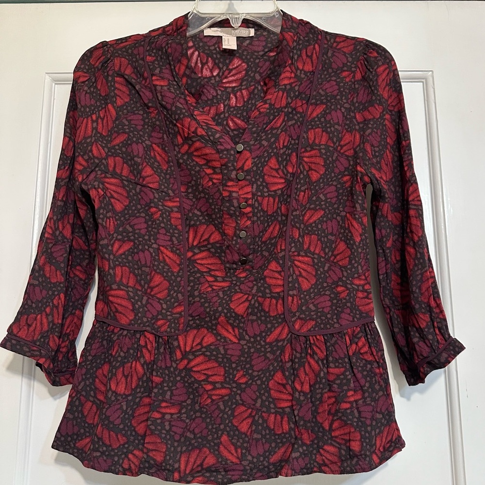 Forever 21 Lightweight, 3/4 sleeve blouse, maroon fall floral, peplum bottom, M
